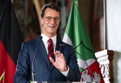 Ministerpräsident Hendrik Wüst empfängt Konsularisches Korps beim Sommerempfang auf Schloss Drachenburg