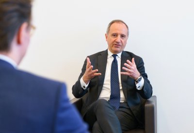 Ministerpräsident Hendrik Wüst trifft den italienischen  Botschafter Armando Varricchio