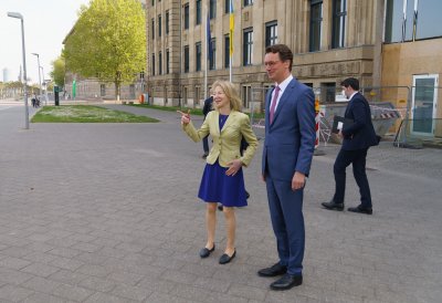 Ministerpräsident Hendrik Wüst empfängt die neue Botschafterin der USA Amy Gutmann