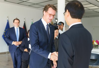 Ministerpräsident Hendrik Wüst trifft den Gouverneur der chinesischen Partnerprovinz Jiangsu