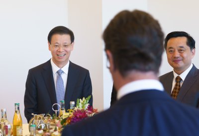 Ministerpräsident Hendrik Wüst trifft den Gouverneur der chinesischen Partnerprovinz Jiangsu