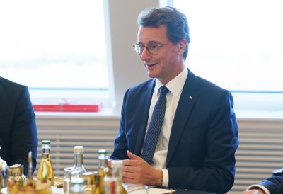 Ministerpräsident Hendrik Wüst trifft den Gouverneur der chinesischen Partnerprovinz Jiangsu