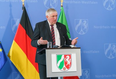 Nordrhein-Westfalen verbindet Notbremse-Regelung mit Stärkung der Teststrategie