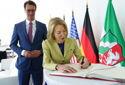 Ministerpräsident Hendrik Wüst empfängt die neue Botschafterin der USA Amy Gutmann