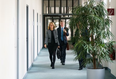 Ministerpräsident Wüst empfängt die Botschafterin des Vereinigten Königreichs Jill Gallard