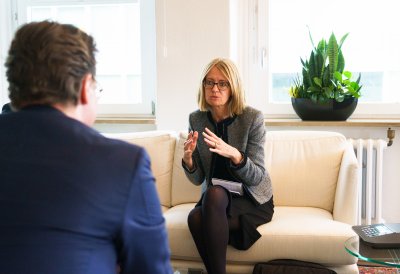 Ministerpräsident Wüst empfängt die Botschafterin des Vereinigten Königreichs Jill Gallard