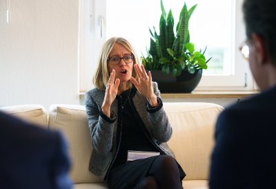 Ministerpräsident Wüst empfängt die Botschafterin des Vereinigten Königreichs Jill Gallard