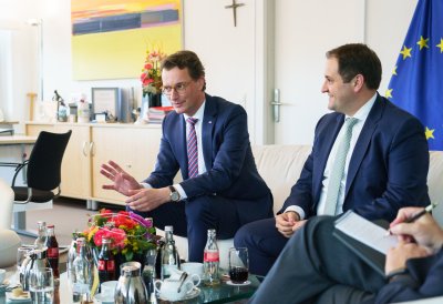 Ministerpräsident Wüst empfängt die Botschafterin des Vereinigten Königreichs Jill Gallard