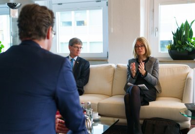 Ministerpräsident Wüst empfängt die Botschafterin des Vereinigten Königreichs Jill Gallard