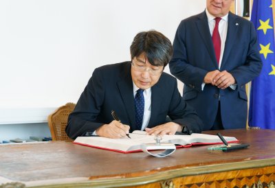 Ministerpräsident Armin Laschet empfängt den Generalkonsul von Japan in Nordrhein-Westfalen