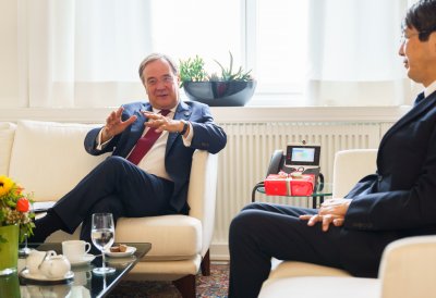 Ministerpräsident Armin Laschet empfängt den Generalkonsul von Japan in Nordrhein-Westfalen