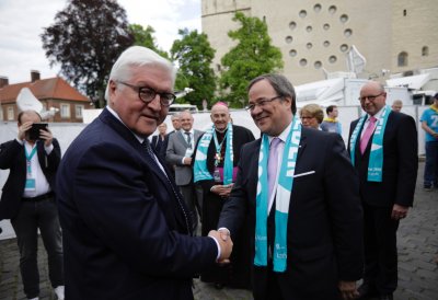 Bundespräsident Frank-Walter Steinmeier mit Ministerpräsident Armin Laschet