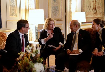 Wirtschaftsforum in Paris