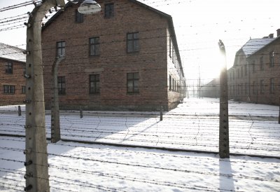 Ministerpräsident Armin Laschet gedenkt in Auschwitz den Opfern des Holocaust