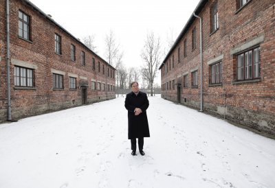 Ministerpräsident Armin Laschet gedenkt in Auschwitz den Opfern des Holocaust