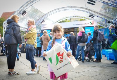 Ministerpräsident Hendrik Wüst nimmt an den Feierlichkeiten zum Tag der Deutschen Einheit in Erfurt teil