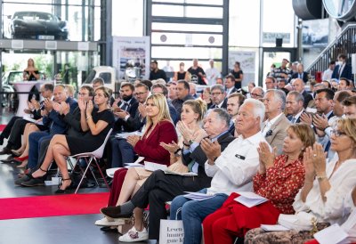 Ministerpräsident Hendrik Wüst verleiht den Staatspreis an Michael Schumacher