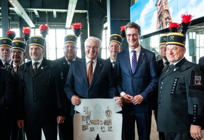 Ministerpräsident Hendrik Wüst und Bundespräsident Frank-Walter Steinmeier besuchen die Zeche Zollverein im Rahmen eines Diplomatenausflugs