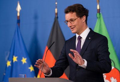 Ministerpräsident Wüst händigt engagierten Bürgern den Bundesverdienstorden aus