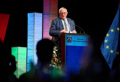 Ministerpräsident Hendrik Wüst dankt Arbeitnehmerinnen und Arbeitnehmern