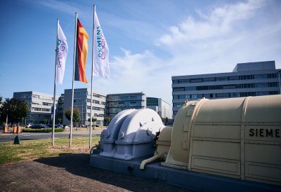 Ministerpräsident Hendrik Wüst und Bundespräsident Frank-Walter Steinmeier besuchen Siemens Energy in Mülheim an der Ruhr