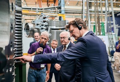 Ministerpräsident Hendrik Wüst und Bundespräsident Frank-Walter Steinmeier besuchen Siemens Energy in Mülheim an der Ruhr