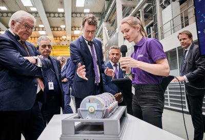 Ministerpräsident Hendrik Wüst und Bundespräsident Frank-Walter Steinmeier besuchen Siemens Energy in Mülheim an der Ruhr