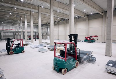 Ministerpräsident Hendrik Wüst übergibt erstes Gebäude der Forschungsfertigung Batteriezelle in Münster