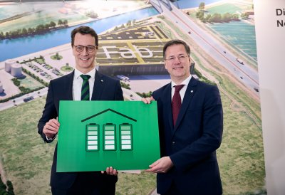 Ministerpräsident Hendrik Wüst übergibt erstes Gebäude der Forschungsfertigung Batteriezelle in Münster