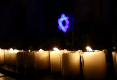 Ministerpräsident Wüst nimmt am Schweigegang zur Kölner Synagoge teil