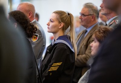 Ministerpräsident Hendrik Wüst ehrt Soldatinnen und Soldaten der Bundeswehr und befreundeter Streitkräfte
