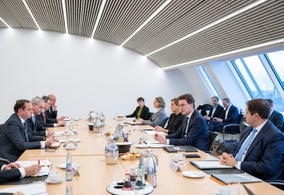 Austausch der Landesregierung mit den Kommunalen Spitzenverbänden zu den aktuellen Herausforderungen