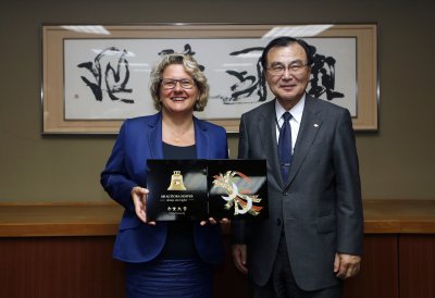 Wissenschaftsministerin Svenja Schulze in Japan