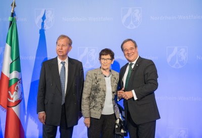 Ministerpräsident Armin Laschet verleiht den Staatspreis 2019 an Prof. Klaus Töpfer
