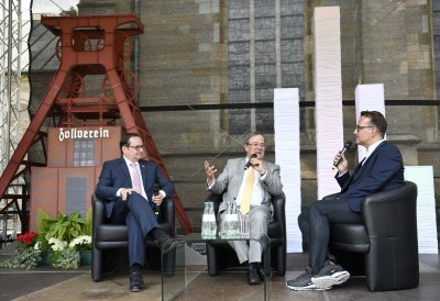 Ministerpräsident Laschet diskutiert am Forum Politicum