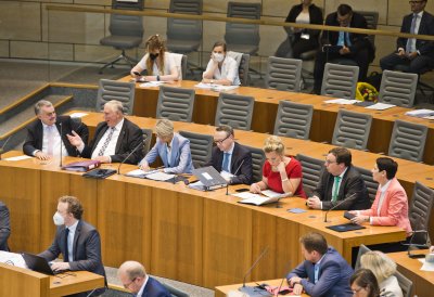 Vereidigung des neuen Landeskabinetts im Landtag Nordrhein-Westfalen