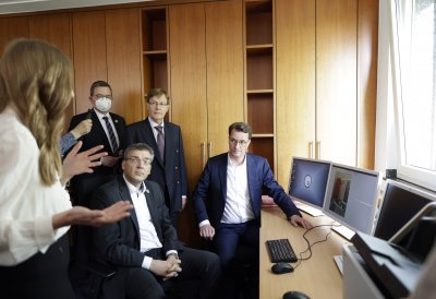 Ministerpräsident Hendrik Wüst dankt Staatsanwältinnen und Staatsanwälten für die innovative Arbeit im Bereich der Bekämpfung von Cyberkriminalität