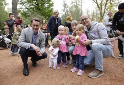 Ministerpräsident Wüst trifft Ehrenpatenkinder und ihre Familien