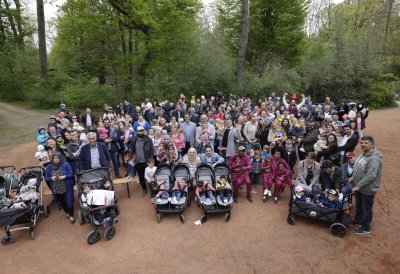 Ministerpräsident Wüst trifft Ehrenpatenkinder und ihre Familien