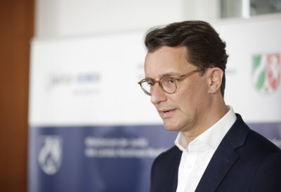 Ministerpräsident Hendrik Wüst dankt Staatsanwältinnen und Staatsanwälten für die innovative Arbeit im Bereich der Bekämpfung von Cyberkriminalität