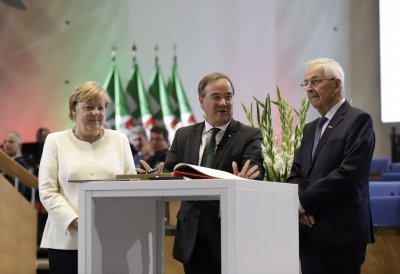 Ministerpräsident Armin Laschet verleiht den Staatspreis 2019 an Prof. Klaus Töpfer