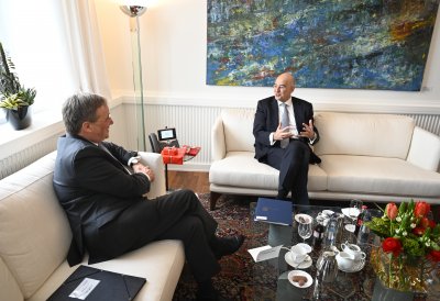 Ministerpräsident Armin Laschet empfängt den griechischen Außenminister Nikos Dendias