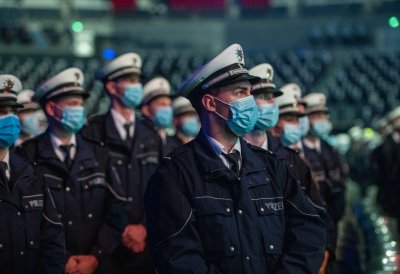Erste zentrale Feier seit Corona: 2.750 Polizeibeamte vereidigt