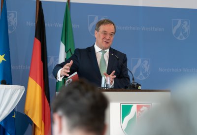 Das Land Nordrhein-Westfalen und die Deutsche Bahn AG unterzeichnen gemeinsame Vereinbarung für bessere Bahnanbindung des Rheinischen Reviers