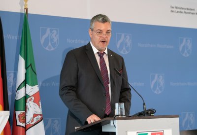 Das Land Nordrhein-Westfalen und die Deutsche Bahn AG unterzeichnen gemeinsame Vereinbarung für bessere Bahnanbindung des Rheinischen Reviers