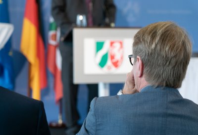 Das Land Nordrhein-Westfalen und die Deutsche Bahn AG unterzeichnen gemeinsame Vereinbarung für bessere Bahnanbindung des Rheinischen Reviers