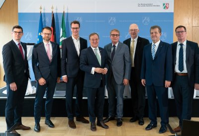 Das Land Nordrhein-Westfalen und die Deutsche Bahn AG unterzeichnen gemeinsame Vereinbarung für bessere Bahnanbindung des Rheinischen Reviers
