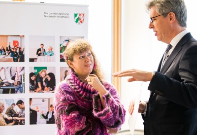 Landesregierung investiert in die unterstützende Digitalisierung des Ehrenamtes: Staatssekretärin Andrea Milz überreicht Zuwendungsbescheid an Stadt Aachen