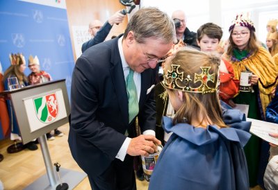 Der Ministerpräsident hat Sternsinger aus allen Diözesen zum Dreikönigssingen im Landeshaus empfangen