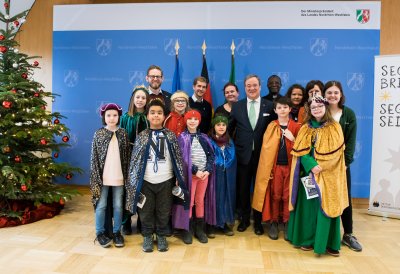 Der Ministerpräsident hat Sternsinger aus allen Diözesen zum Dreikönigssingen im Landeshaus empfangen